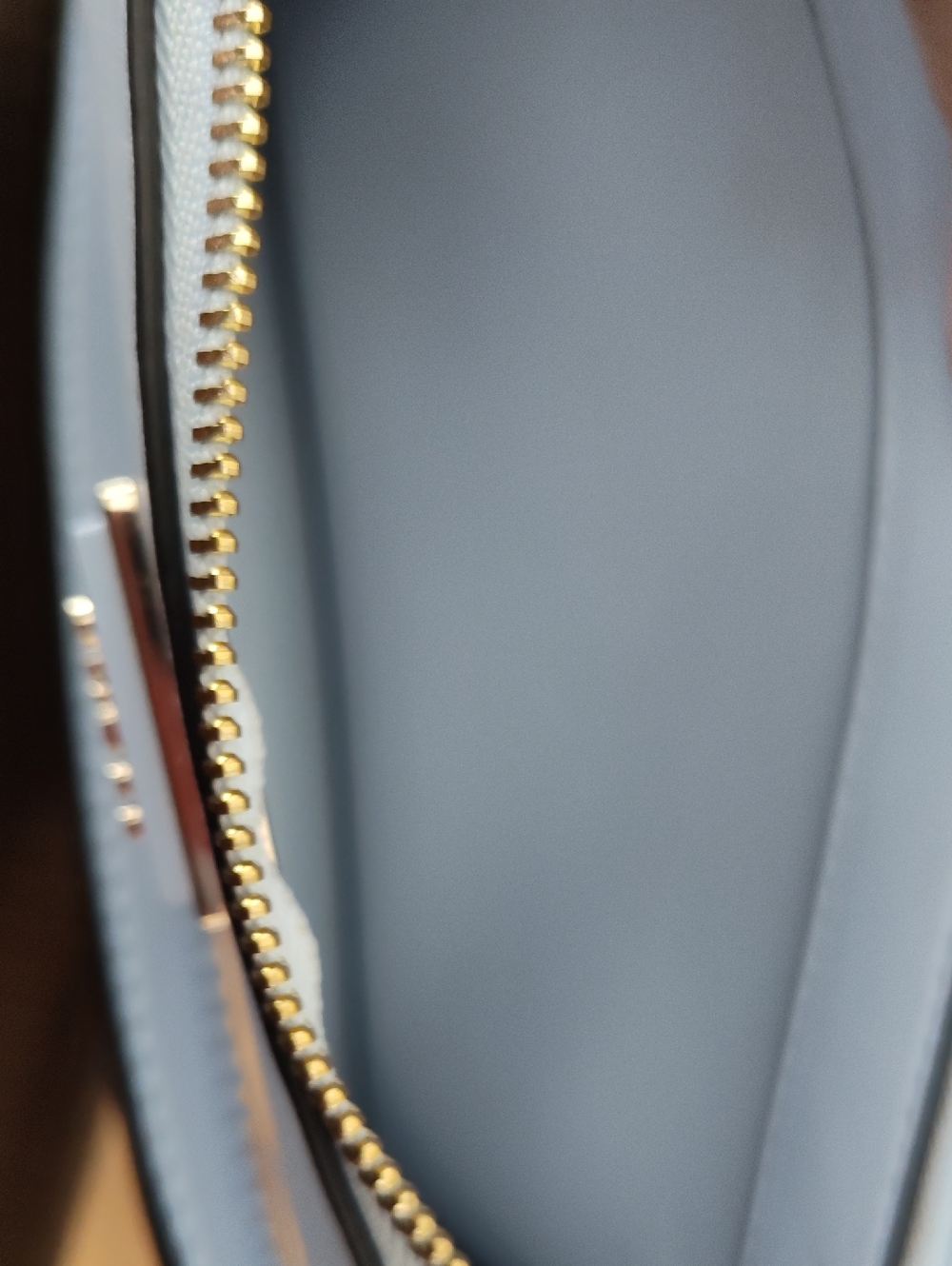 GUESS Iwona Tri Compartment Top Zip Xbody A shoulder bag a large compartment - Picture 4 of 8